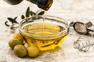 olive-oil-pouring